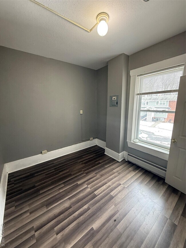 Building Photo - 60 Carroll St