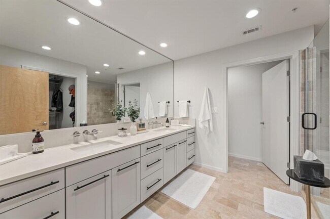 Building Photo - 1600 Barton Springs Rd