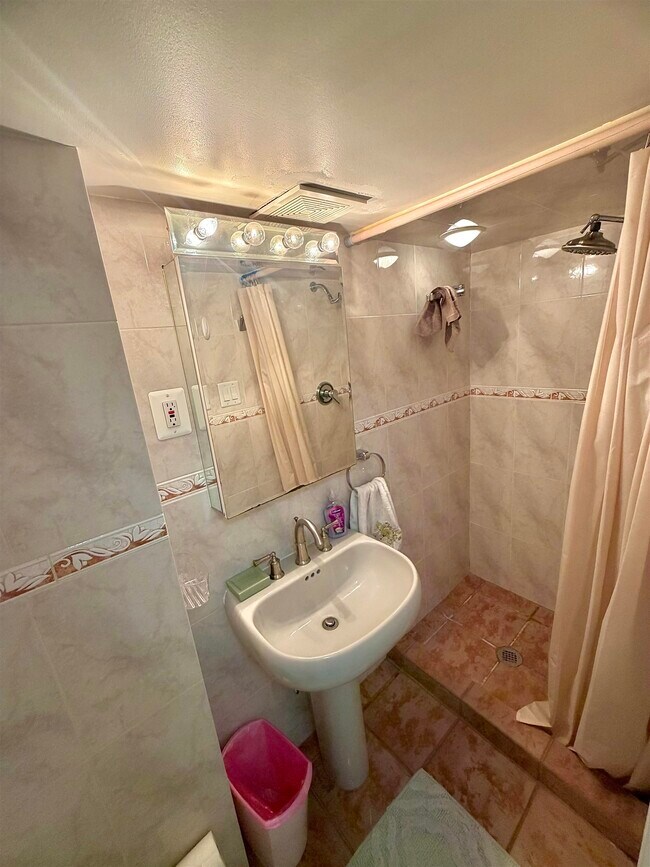 Building Photo - 3515 Charles Ct