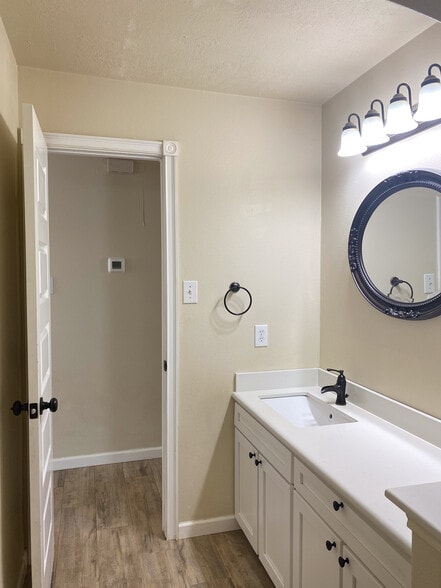 Building Photo - 17802 Oakridge Canyon Ln