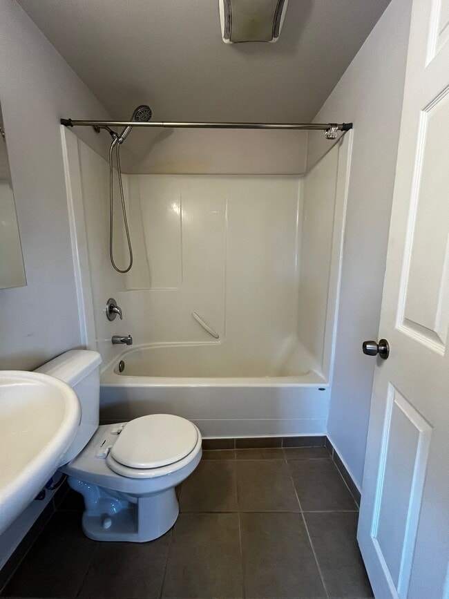 Building Photo - Affordable Single Bedroom Poulsbo Home w/G...