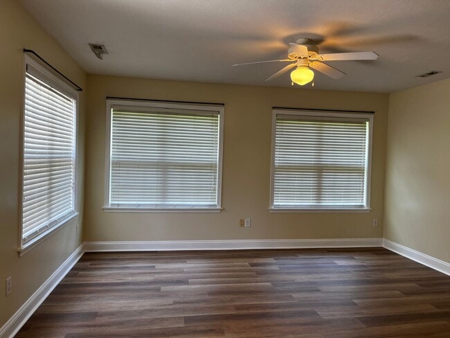 Building Photo - Home in New Bern's Arcadia Village neighborhood