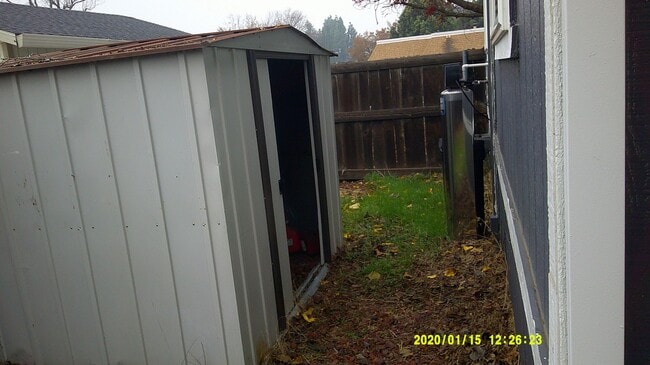 Building Photo - 945 Davis St