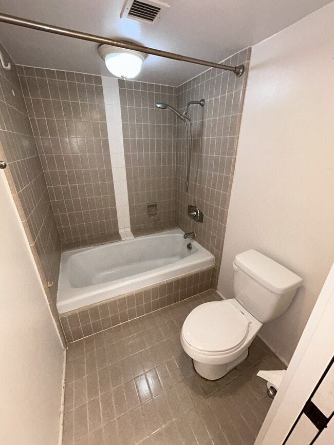 Building Photo - 1650 Ala Moana Blvd