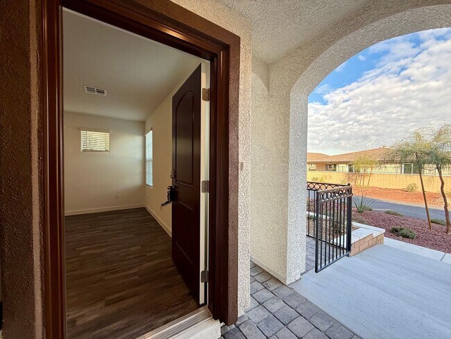 Building Photo - BRAND NEW 3 BED 2.5 BATH 2 CAR GARAGE TOWNHOUSE W/ LOFT IN CADENCE COMMUNITY