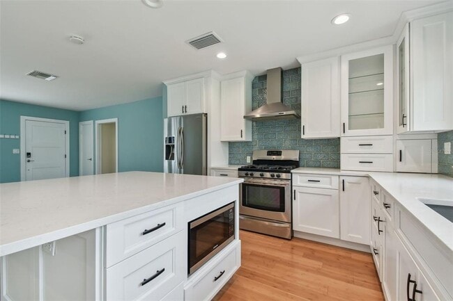 Building Photo - 340 Mehlenbacher Rd