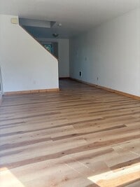 Building Photo - 3039-3041 SE 38th Ct