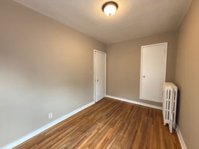Building Photo - 468 N Herschel St