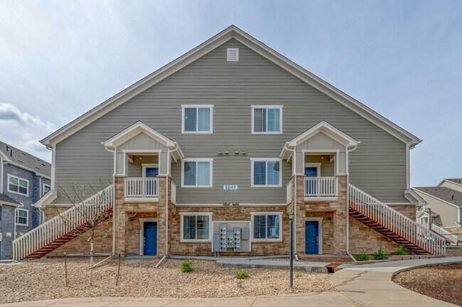 Building Photo - $2,415- 2 Bed, 2 Bath Ground Floor Condo w...