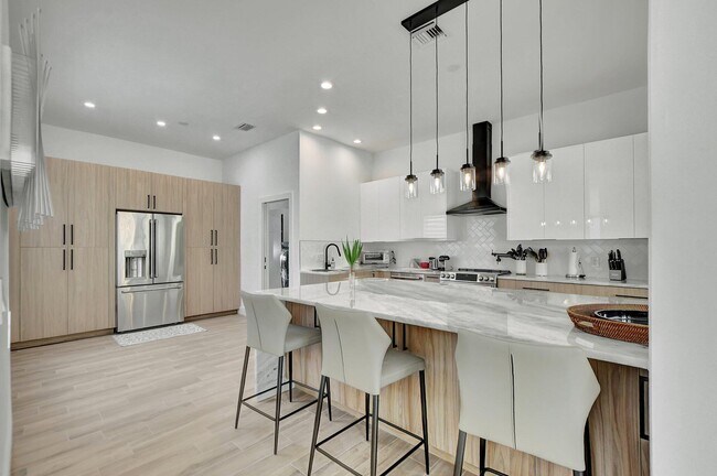 Building Photo - 7477 Campo Florido