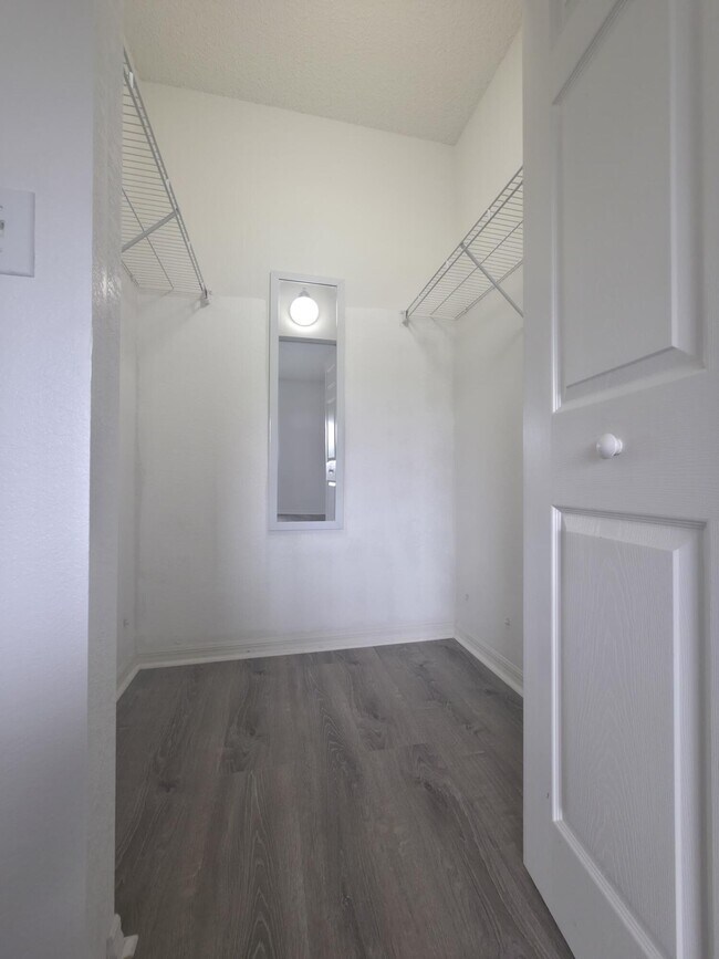 Building Photo - 2805 Veronia Dr