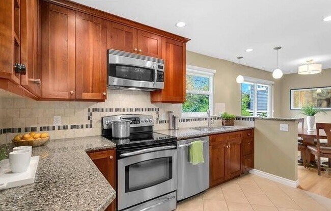 Building Photo - Laurelhurst Home