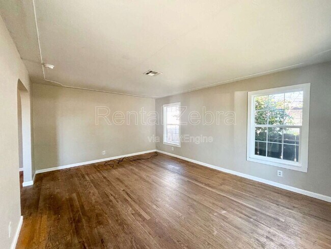 Building Photo - 1531 Marguerite St