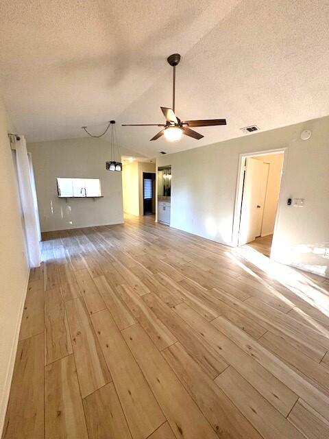 Building Photo - 350 Club Cir