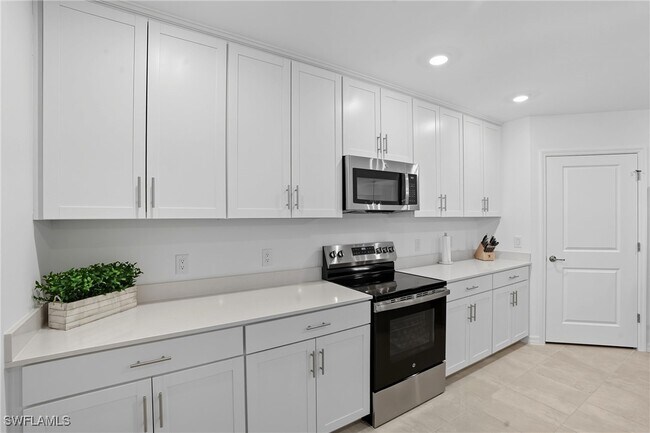 Building Photo - 5667 Melbourne Ct