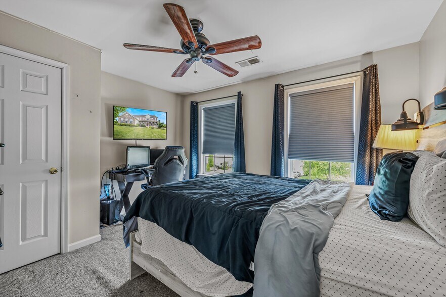 Building Photo - 288 Cirrus Way
