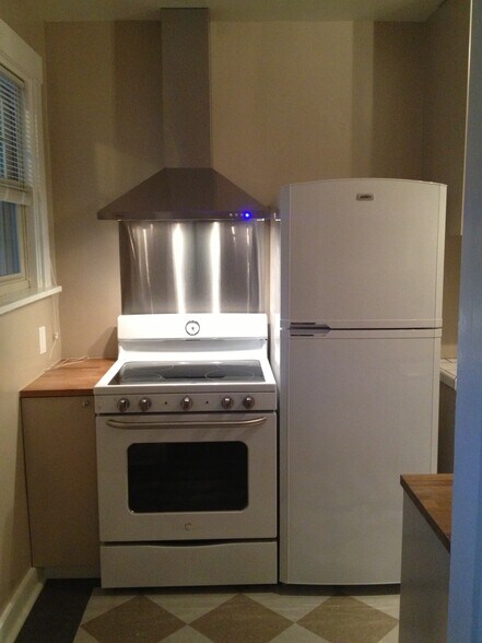 Building Photo - 5905 Stanton Ave