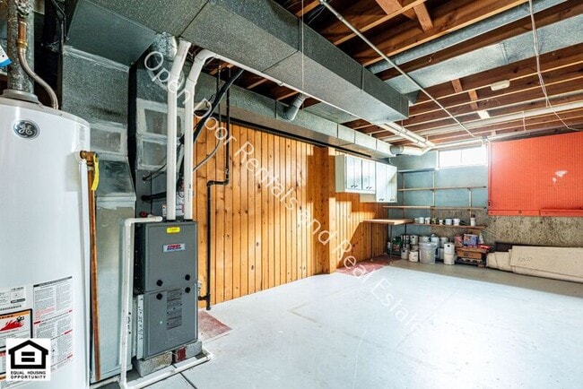 Building Photo - 605 N Camden Dr