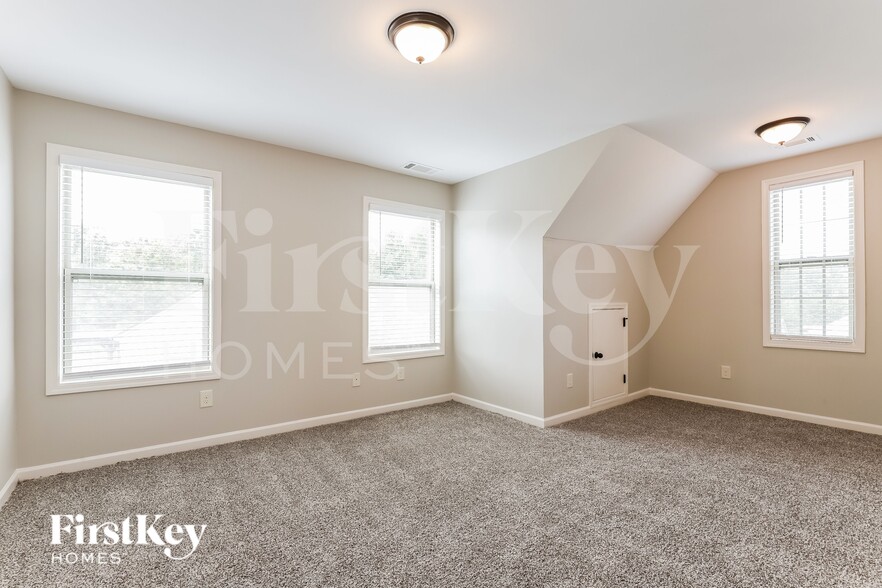 Building Photo - 3160 Legacy Glen Path