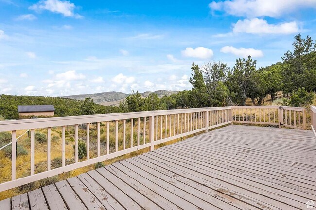 Building Photo - Scenic Mountain View Rental Minutes from Shopping & Trails!