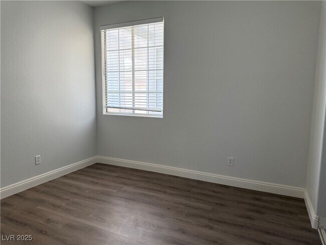 Building Photo - 831 Sleepy Moon Ave