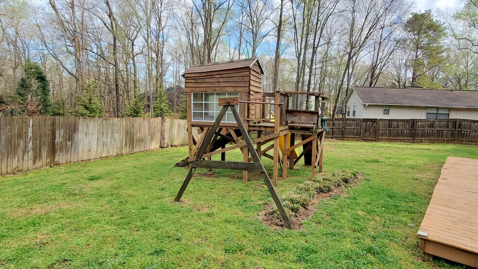 Building Photo - 3820 E Carlyle Ct