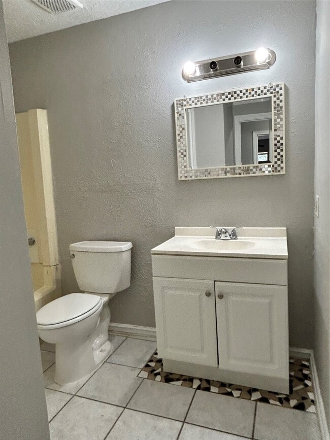 Building Photo - 607 La Riviera Cir