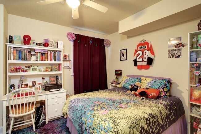 Building Photo - 1708 Fontain St