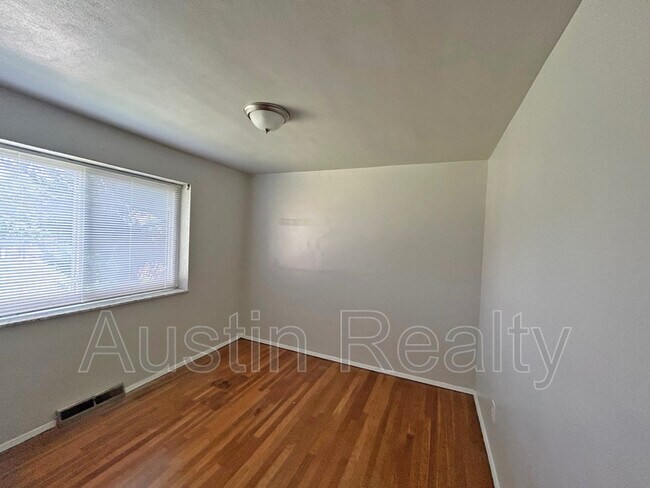 Building Photo - 9111 Olive Blvd