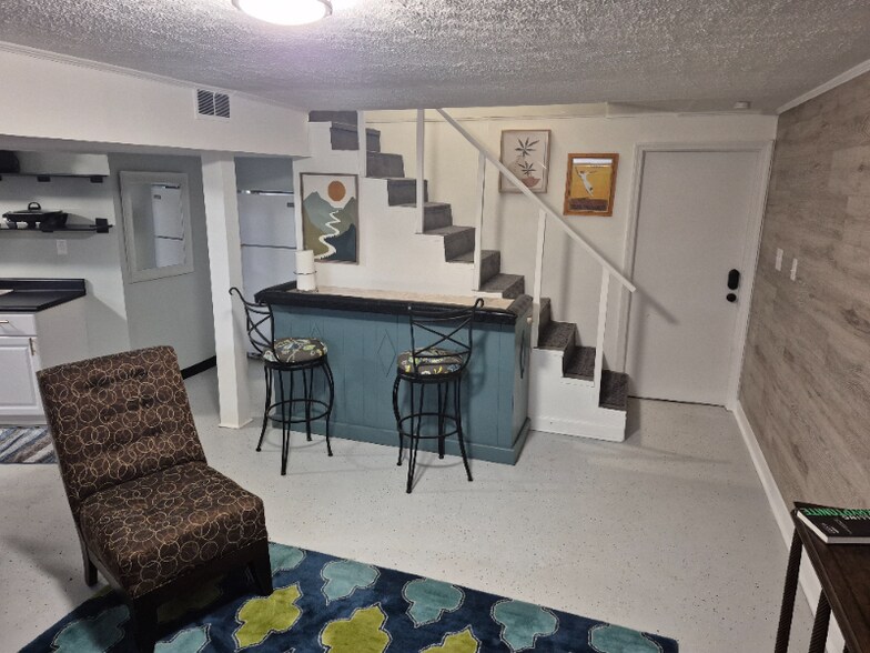 Building Photo - 1218 Greenwood Dr