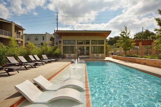 Building Photo - 2805 Dulce Ln