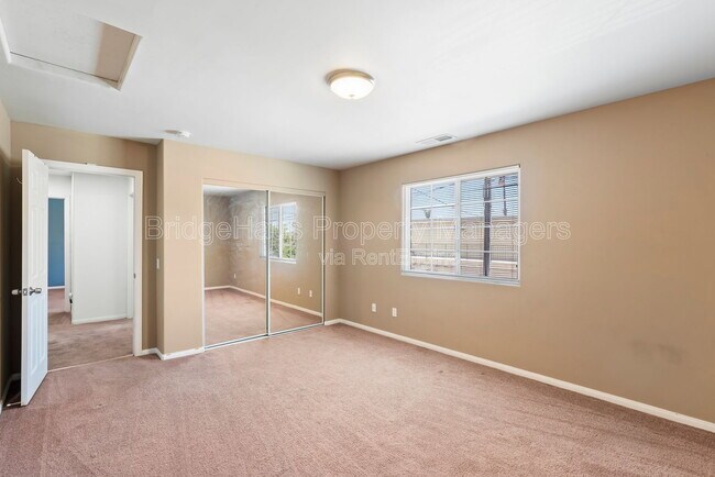 Building Photo - 832 Georgia St