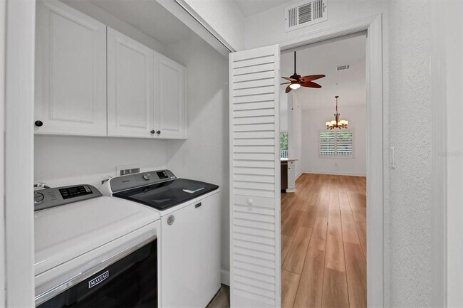 Building Photo - 7269 Fountain Palm Cir