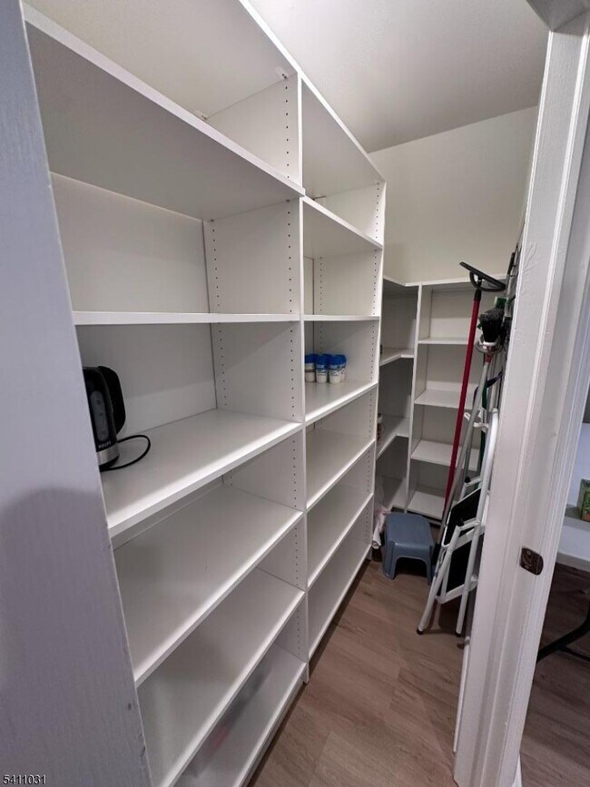 Building Photo - 4609 Tudor Dr