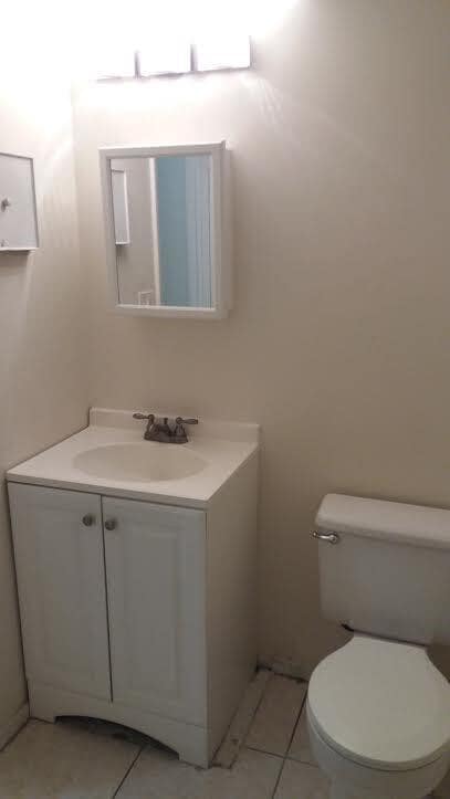 Building Photo - 2771 Riverside Dr