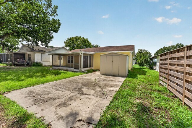 Building Photo - 6243 Florida Ave