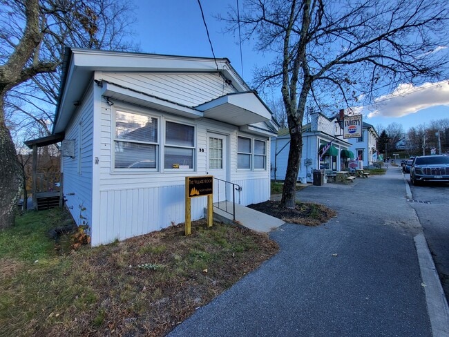 Building Photo - 30 Main St