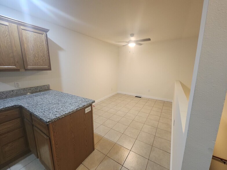 Building Photo - 1006 N 24th St