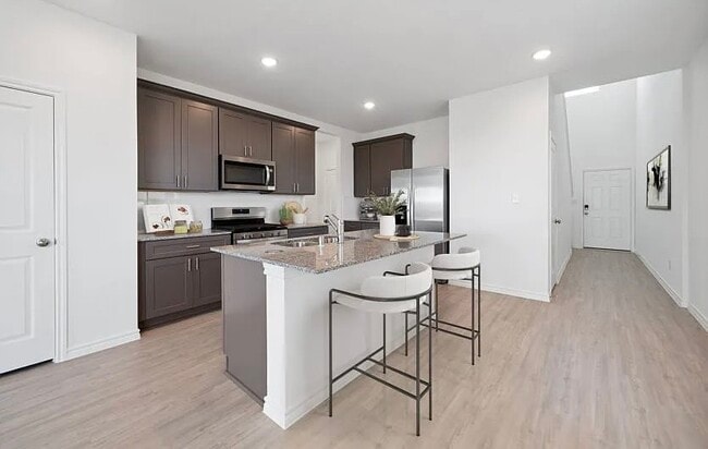 Building Photo - 414 Kinglet Dr