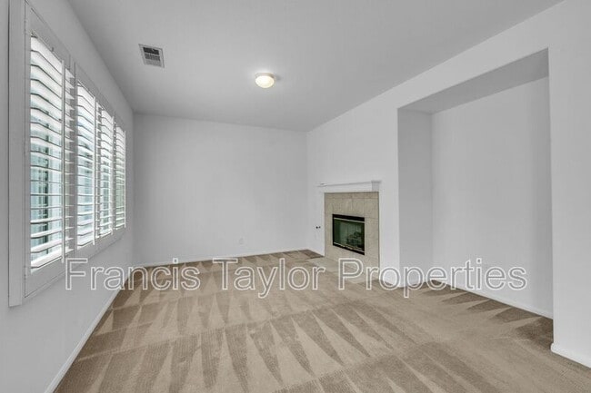 Building Photo - 401 Whitby Gn