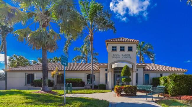 Building Photo - 485 E Royal Palm Rd