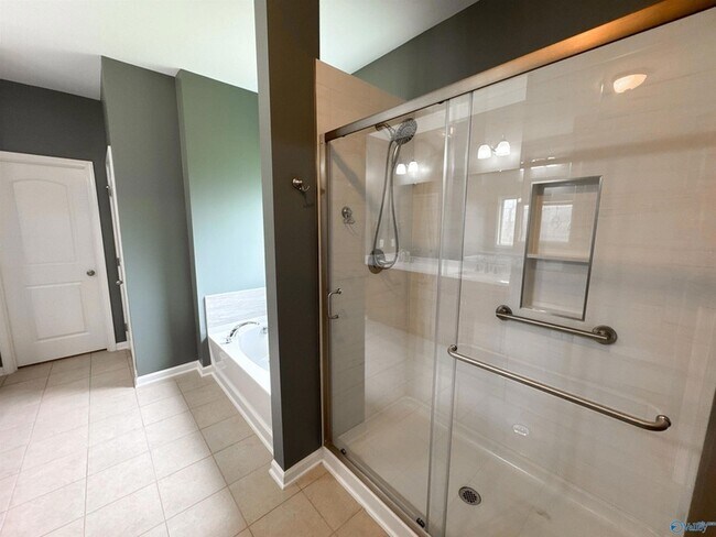 Building Photo - 14389 Water Stream Dr