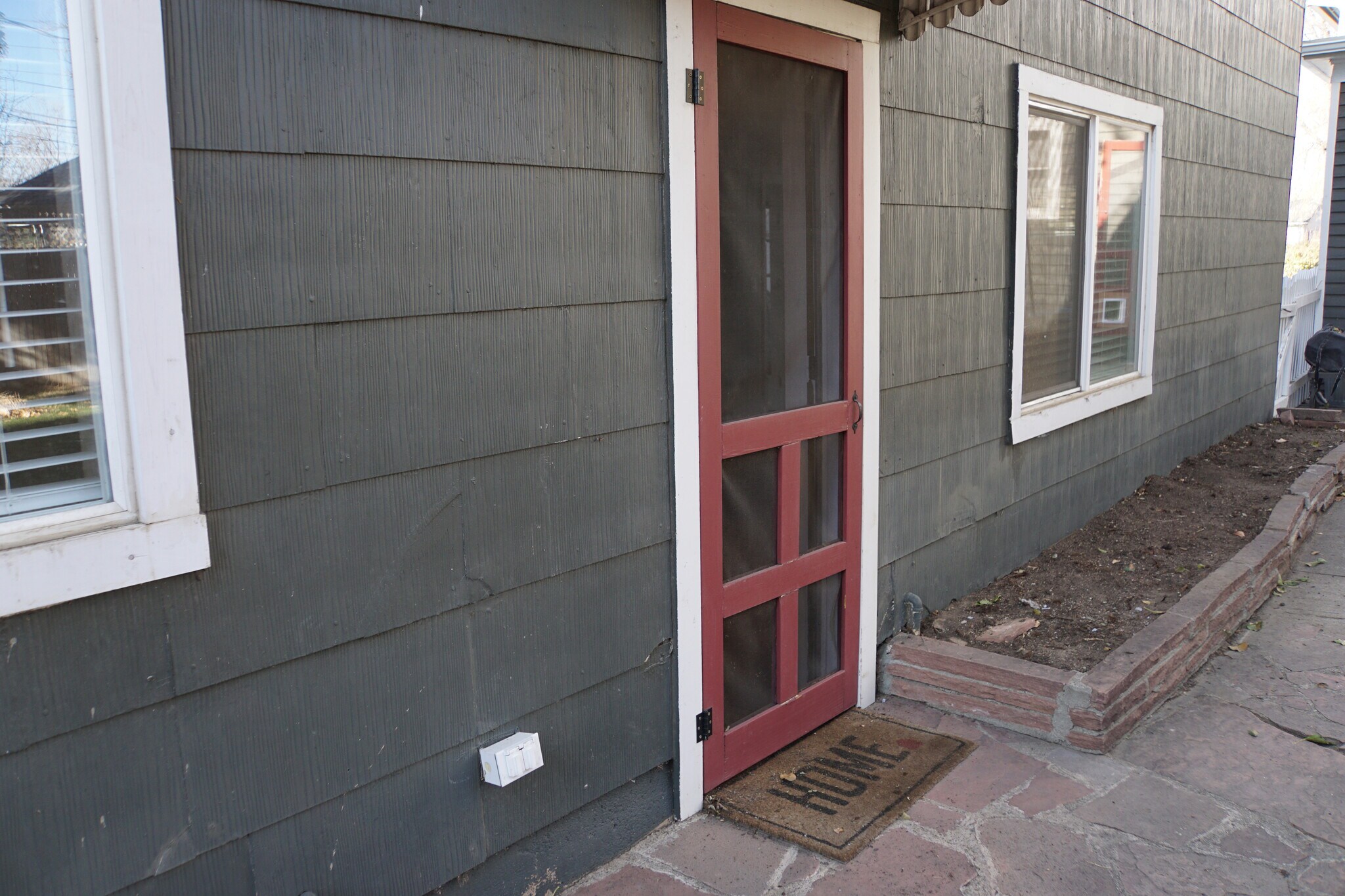 Building Photo - 7 5th Ave