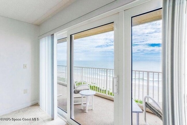 Building Photo - 1095 N Hwy A1A