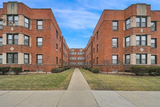 Building Photo - 10627-33 S. Hale Ave