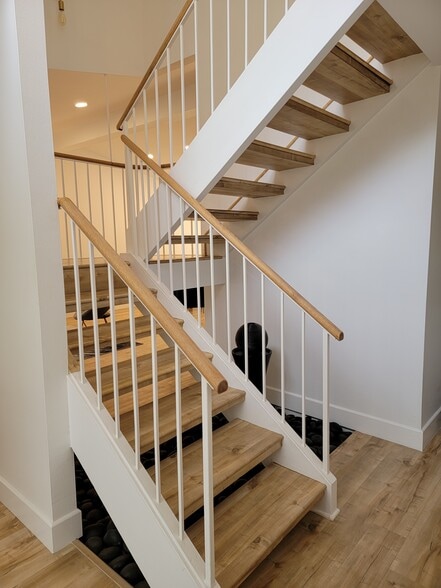 Building Photo - 16974 Escalon Dr