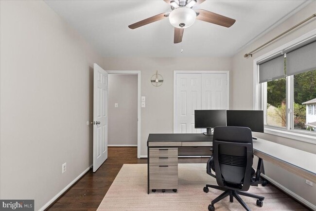 Building Photo - 9472 Lapstrake Ln