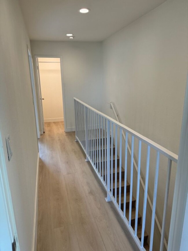 Building Photo - Designer Executive Townhome in Signal Hill