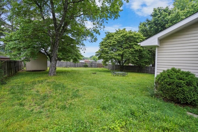 Building Photo - 8141 Bonnafair Dr