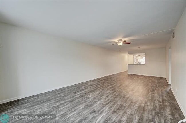 Building Photo - 4401 Martinique Ct